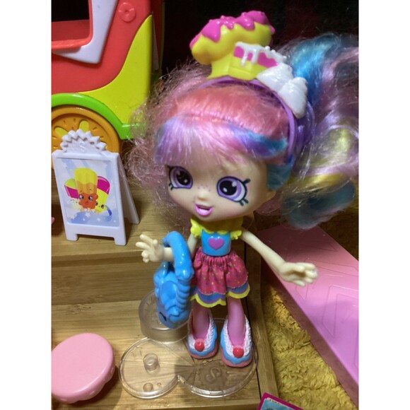 Shopkin Dolls & Ice Cream Truck Lot Over 30 Items By Moose Toys Great Condition - Picture 2 of 16